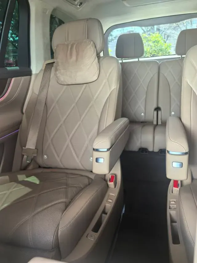 2025 AITO AITO M9 REEV 160HP REEV 52KWH,autocango,china used car exporter,china ev exporter,chinese used car exporter,chinese used ev exporter