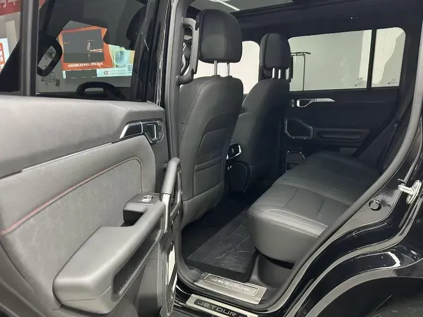 2023 Jetour Traveller 2.0T 254HP L4 7DCT,autocango,china used car exporter,china ev exporter,chinese used car exporter,chinese used ev exporter