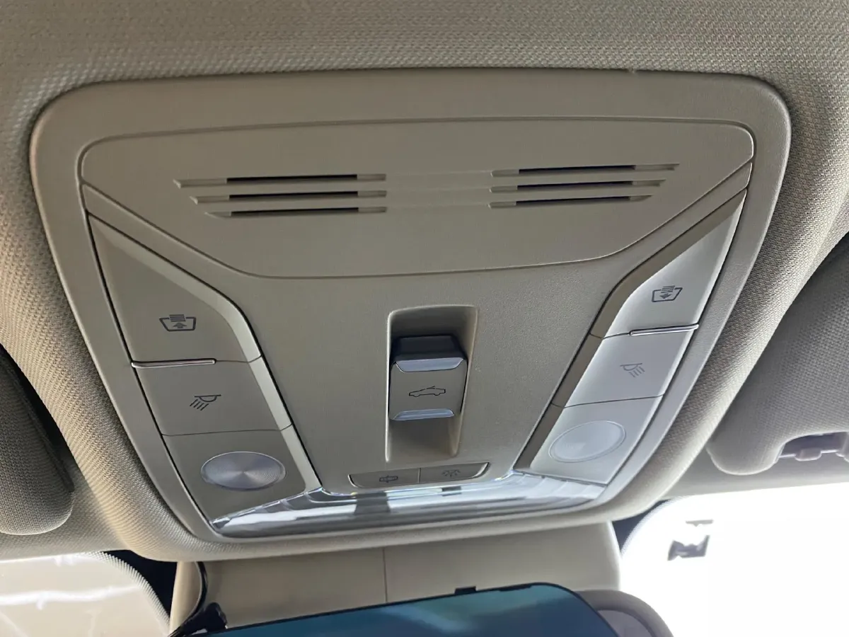 2020 HongQi H5 1.8T 197HP L4 6AT,autocango,china used car exporter,china ev exporter,chinese used car exporter,chinese used ev exporter