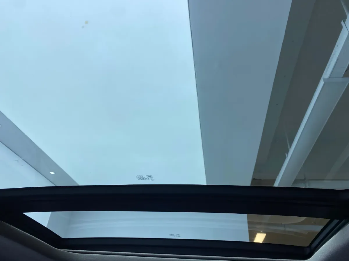 2020 HongQi H5 1.8T 197HP L4 6AT,autocango,china used car exporter,china ev exporter,chinese used car exporter,chinese used ev exporter