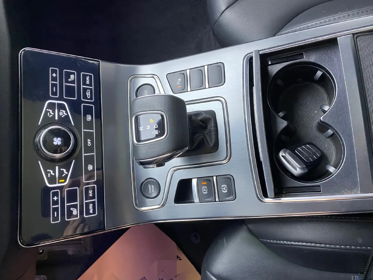 2020 HongQi H5 1.8T 197HP L4 6AT,autocango,china used car exporter,china ev exporter,chinese used car exporter,chinese used ev exporter