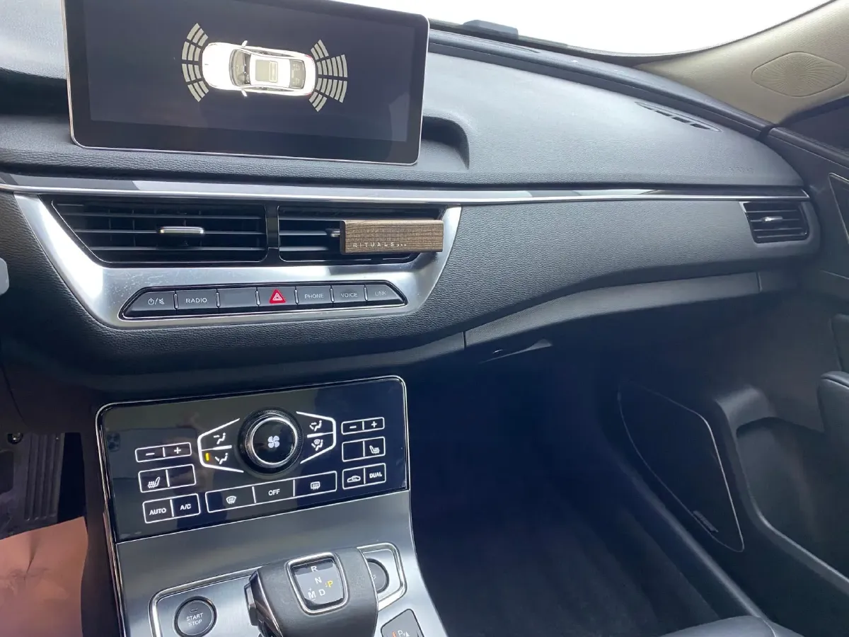 2020 HongQi H5 1.8T 197HP L4 6AT,autocango,china used car exporter,china ev exporter,chinese used car exporter,chinese used ev exporter