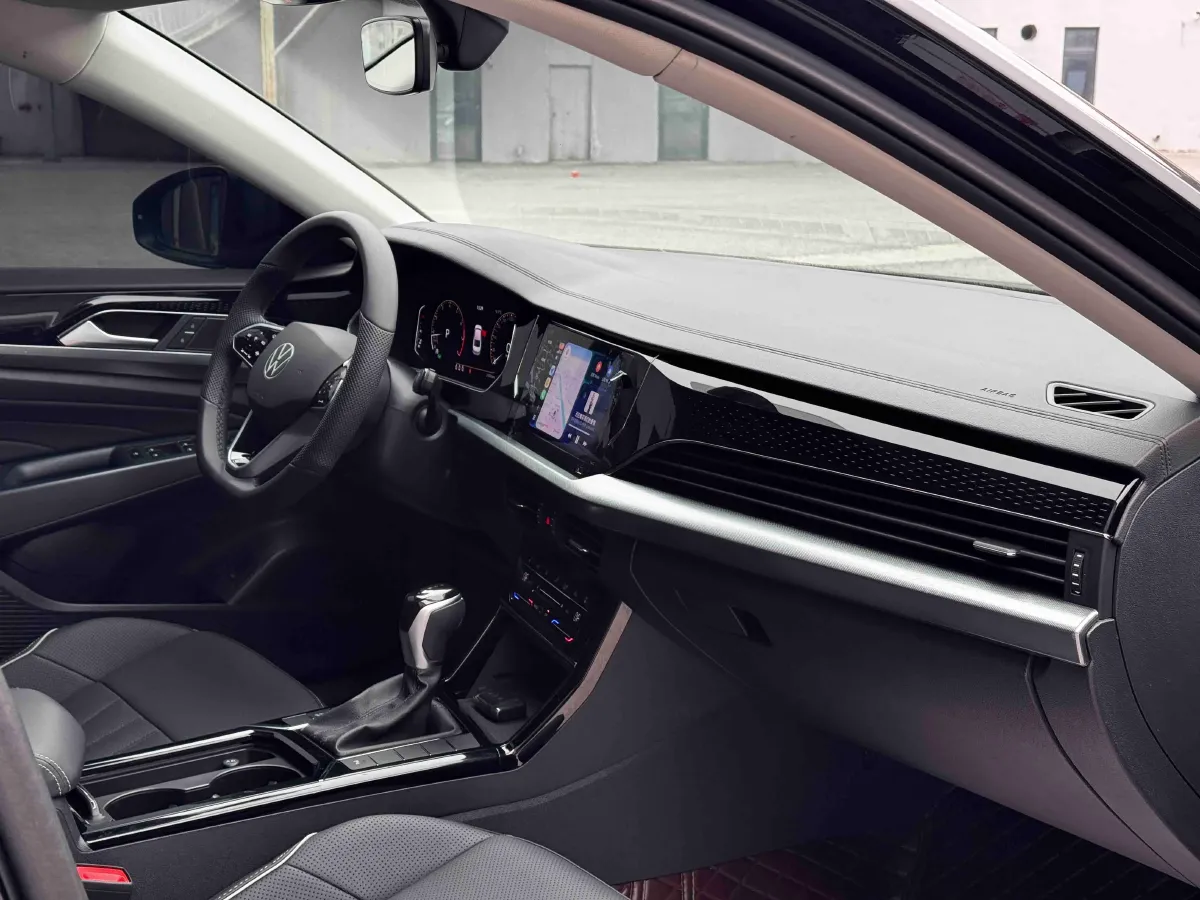 2024 Volkswagen Passat 2.0T 186HP L4 7DCT,autocango,china used car exporter,china ev exporter,chinese used car exporter,chinese used ev exporter