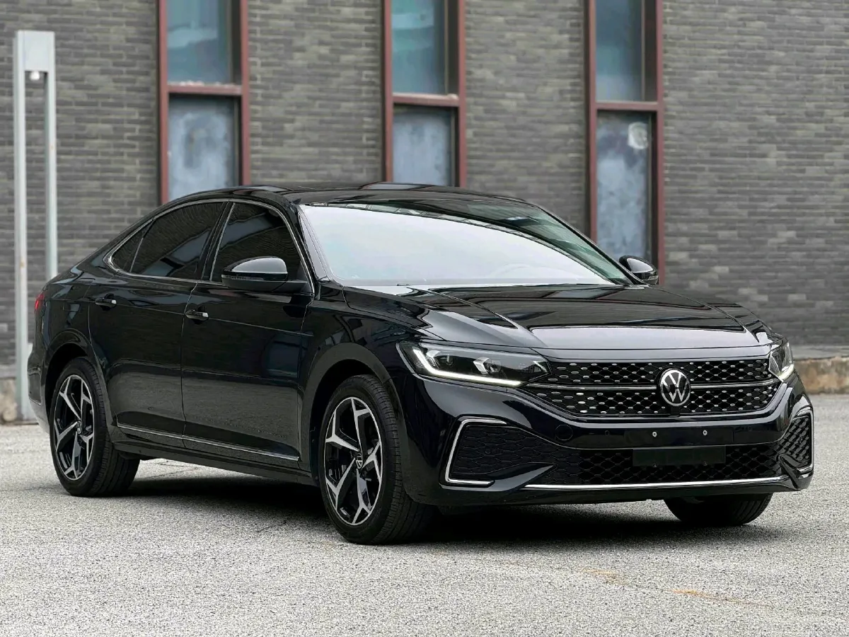 2024 Volkswagen Passat 2.0T 186HP L4 7DCT,autocango,china used car exporter,china ev exporter,chinese used car exporter,chinese used ev exporter
