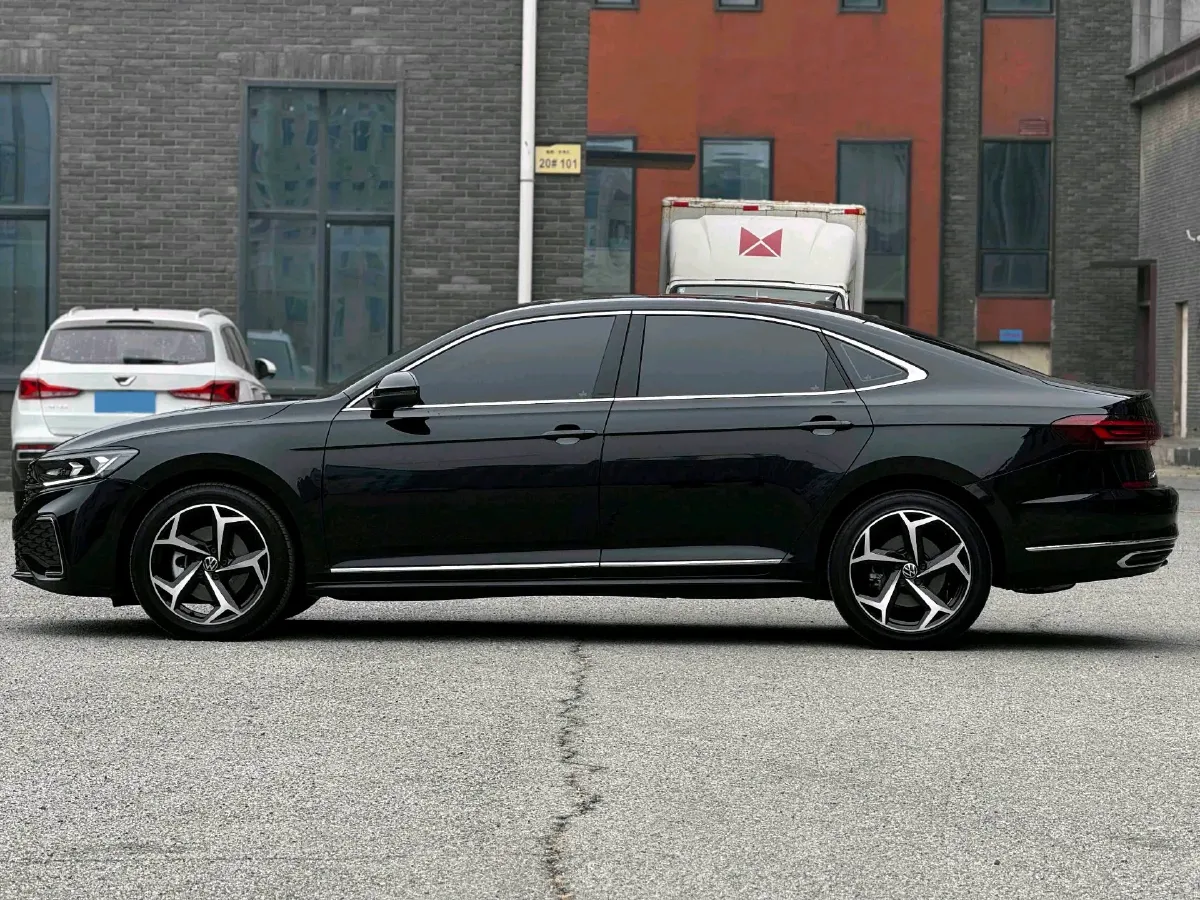 2024 Volkswagen Passat 2.0T 186HP L4 7DCT,autocango,china used car exporter,china ev exporter,chinese used car exporter,chinese used ev exporter