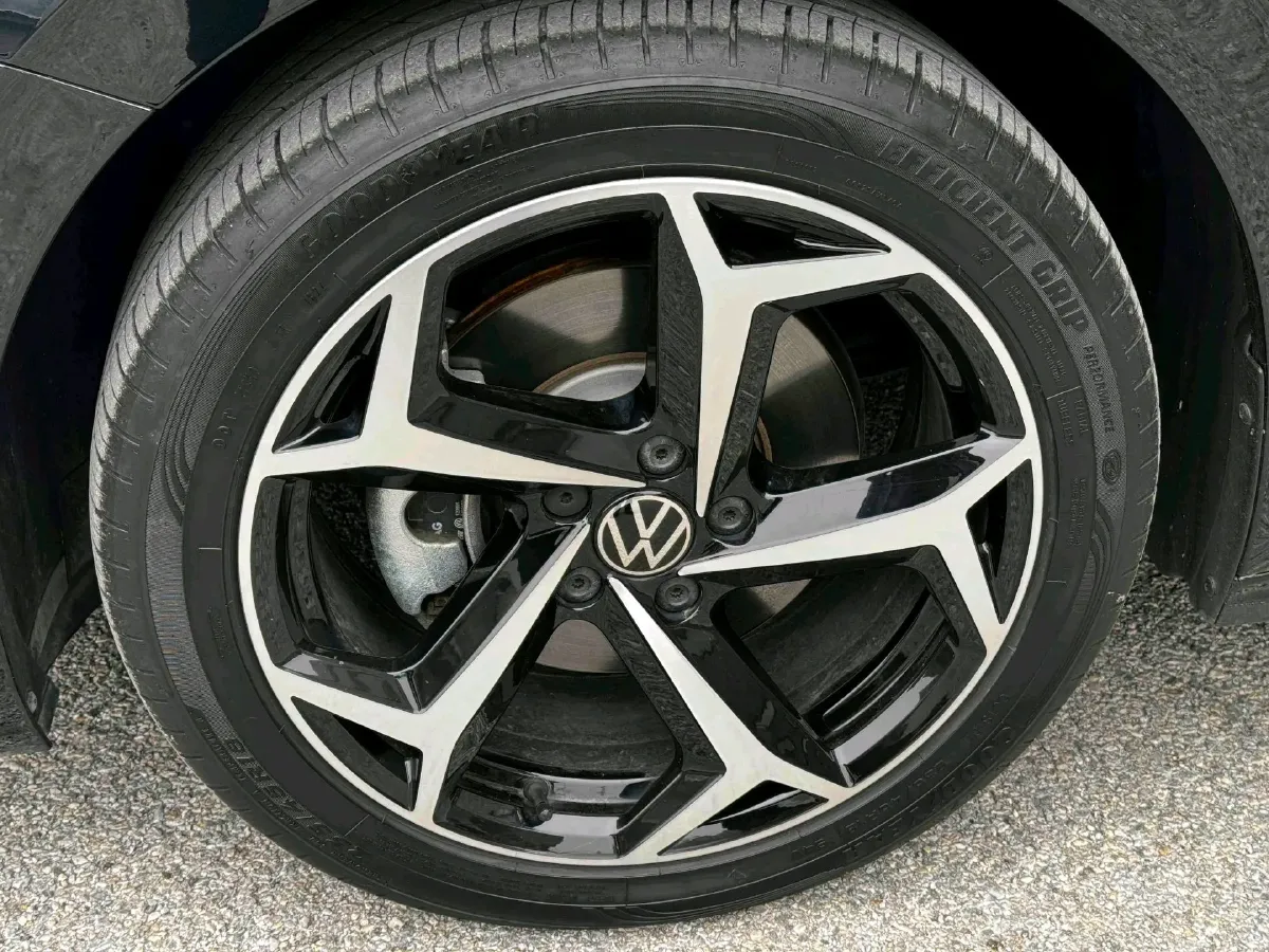 2024 Volkswagen Passat 2.0T 186HP L4 7DCT,autocango,china used car exporter,china ev exporter,chinese used car exporter,chinese used ev exporter