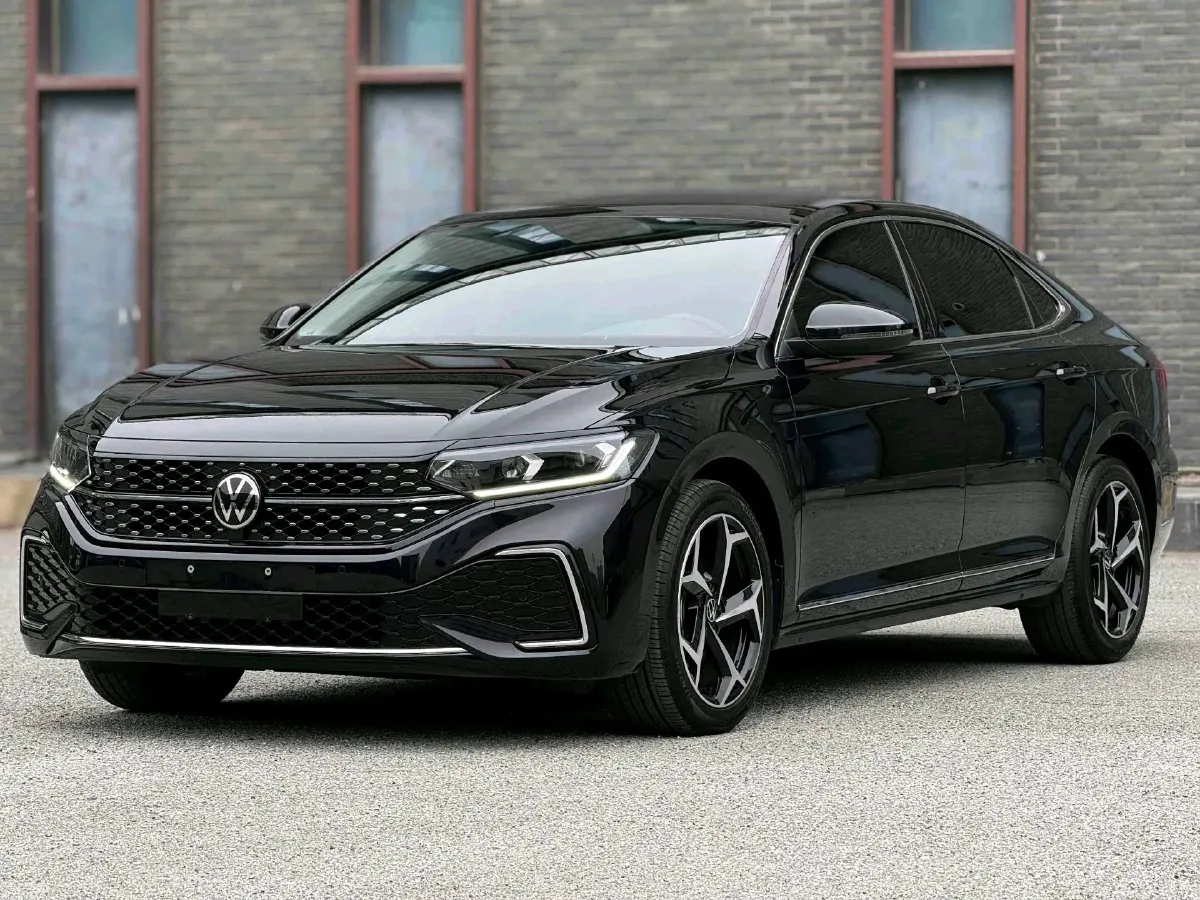 2024 Volkswagen Passat 2.0T 186HP L4 7DCT,autocango,china used car exporter,china ev exporter,chinese used car exporter,chinese used ev exporter