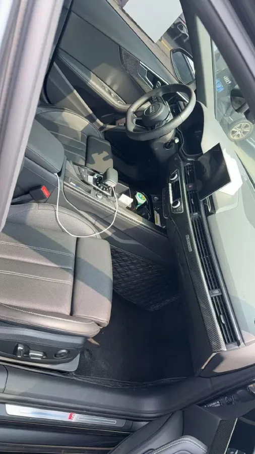 2024 Audi A4L 2.0T 190HP L4 7DCT,autocango,china used car exporter,china ev exporter,chinese used car exporter,chinese used ev exporter