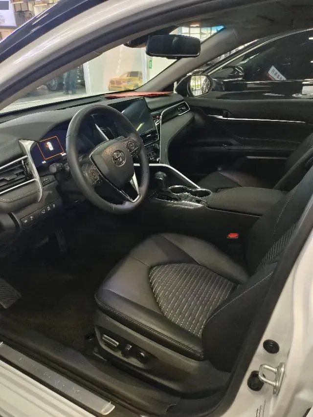 2022 Toyota Camry 2.5L 209HP L4 8AT,autocango,china used car exporter,china ev exporter,chinese used car exporter,chinese used ev exporter