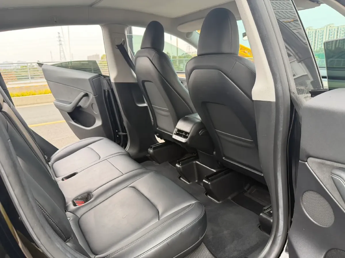 2022 Tesla Model Y BEV 60KWH,autocango,china used car exporter,china ev exporter,chinese used car exporter,chinese used ev exporter