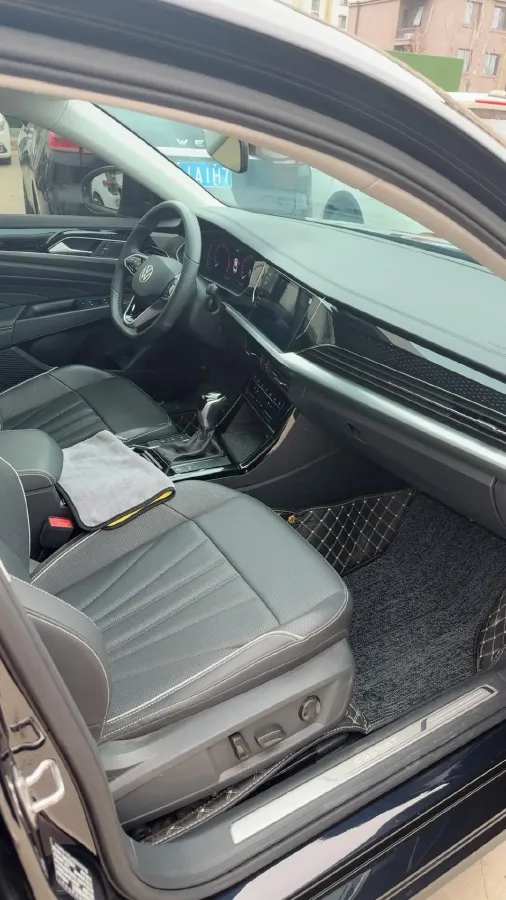 2024 Volkswagen Passat 2.0T 220HP L4 7DCT,autocango,china used car exporter,china ev exporter,chinese used car exporter,chinese used ev exporter