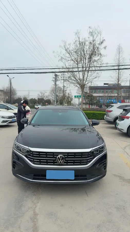 2024 Volkswagen Passat 2.0T 220HP L4 7DCT,autocango,china used car exporter,china ev exporter,chinese used car exporter,chinese used ev exporter