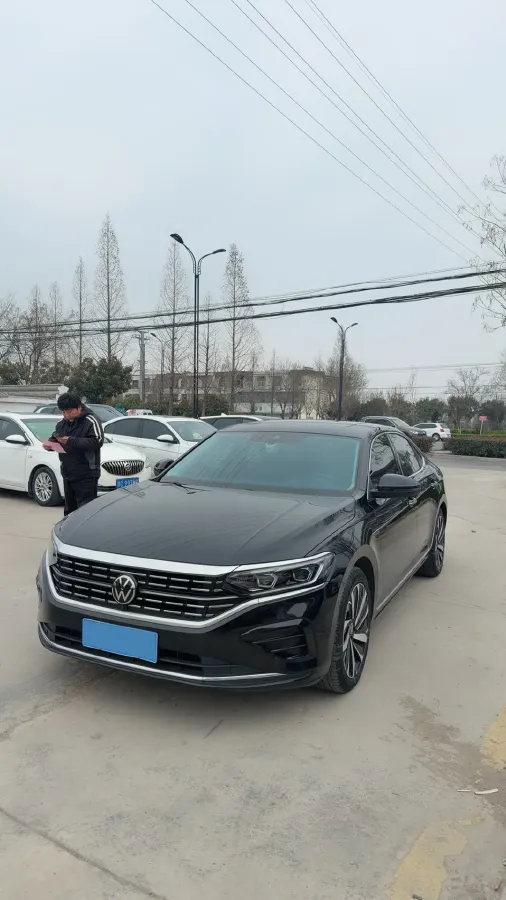 2024 Volkswagen Passat 2.0T 220HP L4 7DCT,autocango,china used car exporter,china ev exporter,chinese used car exporter,chinese used ev exporter