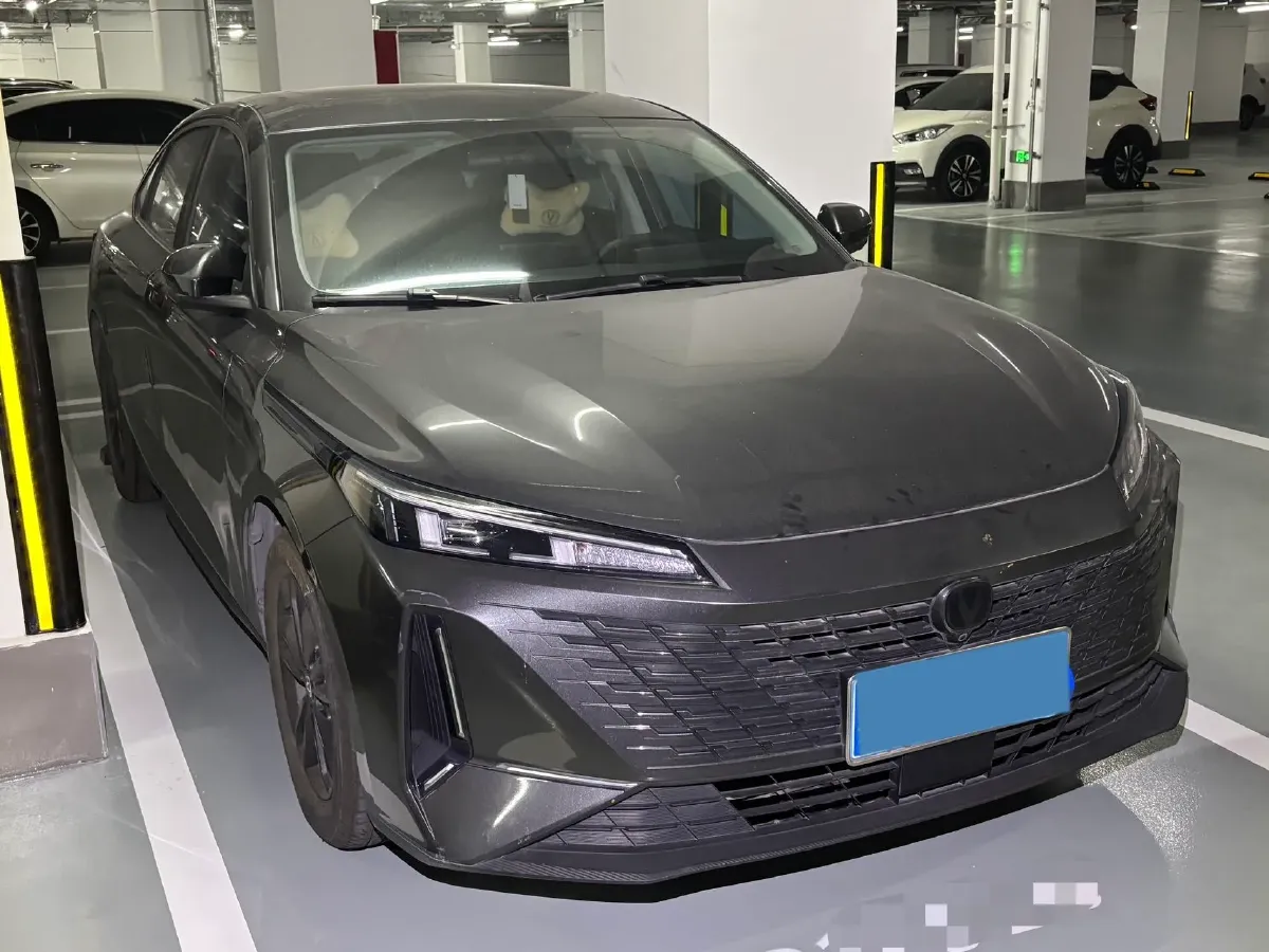 2023 ChangAn Lamore 1.5T 170HP L4 7DCT,autocango,china used car exporter,china ev exporter,chinese used car exporter,chinese used ev exporter