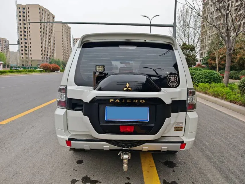 2018 Mitsubishi Pajero 3.0L 174HP V6 5AT,autocango,china used car exporter,china ev exporter,chinese used car exporter,chinese used ev exporter