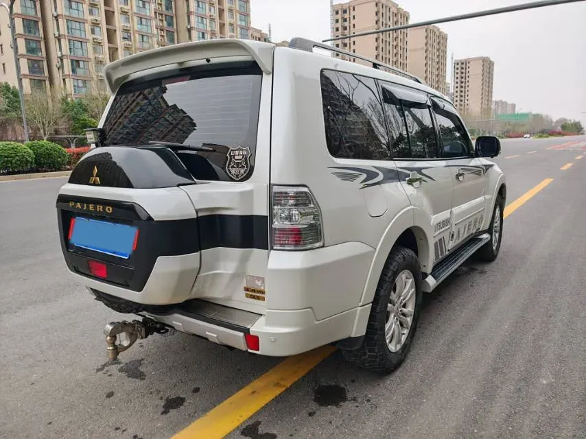 2018 Mitsubishi Pajero 3.0L 174HP V6 5AT,autocango,china used car exporter,china ev exporter,chinese used car exporter,chinese used ev exporter