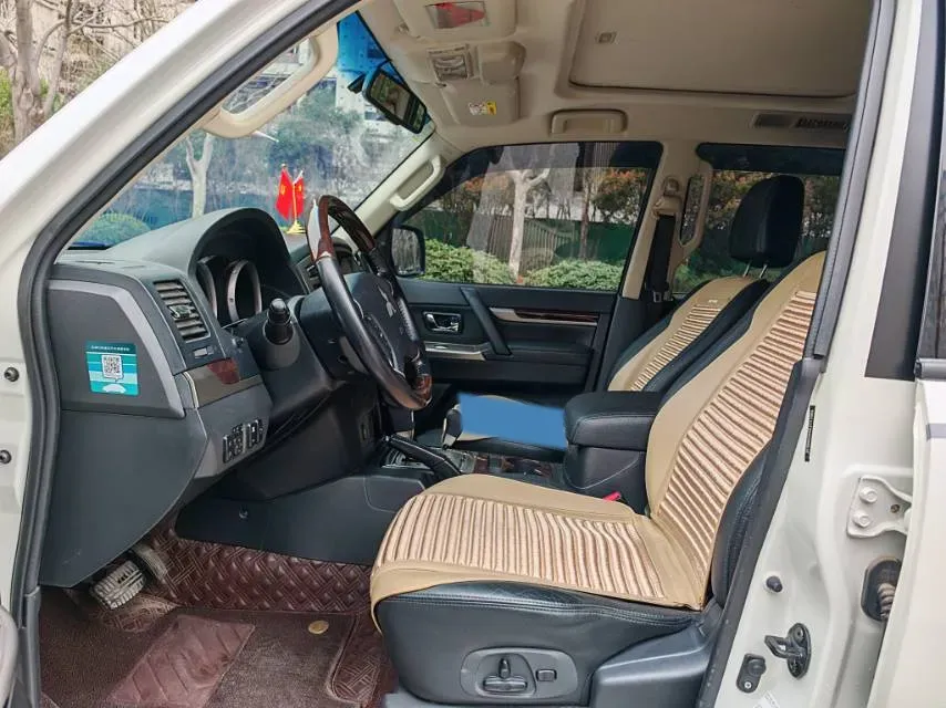 2018 Mitsubishi Pajero 3.0L 174HP V6 5AT,autocango,china used car exporter,china ev exporter,chinese used car exporter,chinese used ev exporter