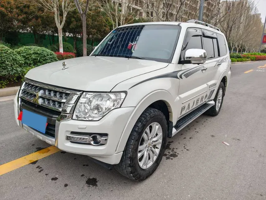2018 Mitsubishi Pajero 3.0L 174HP V6 5AT,autocango,china used car exporter,china ev exporter,chinese used car exporter,chinese used ev exporter