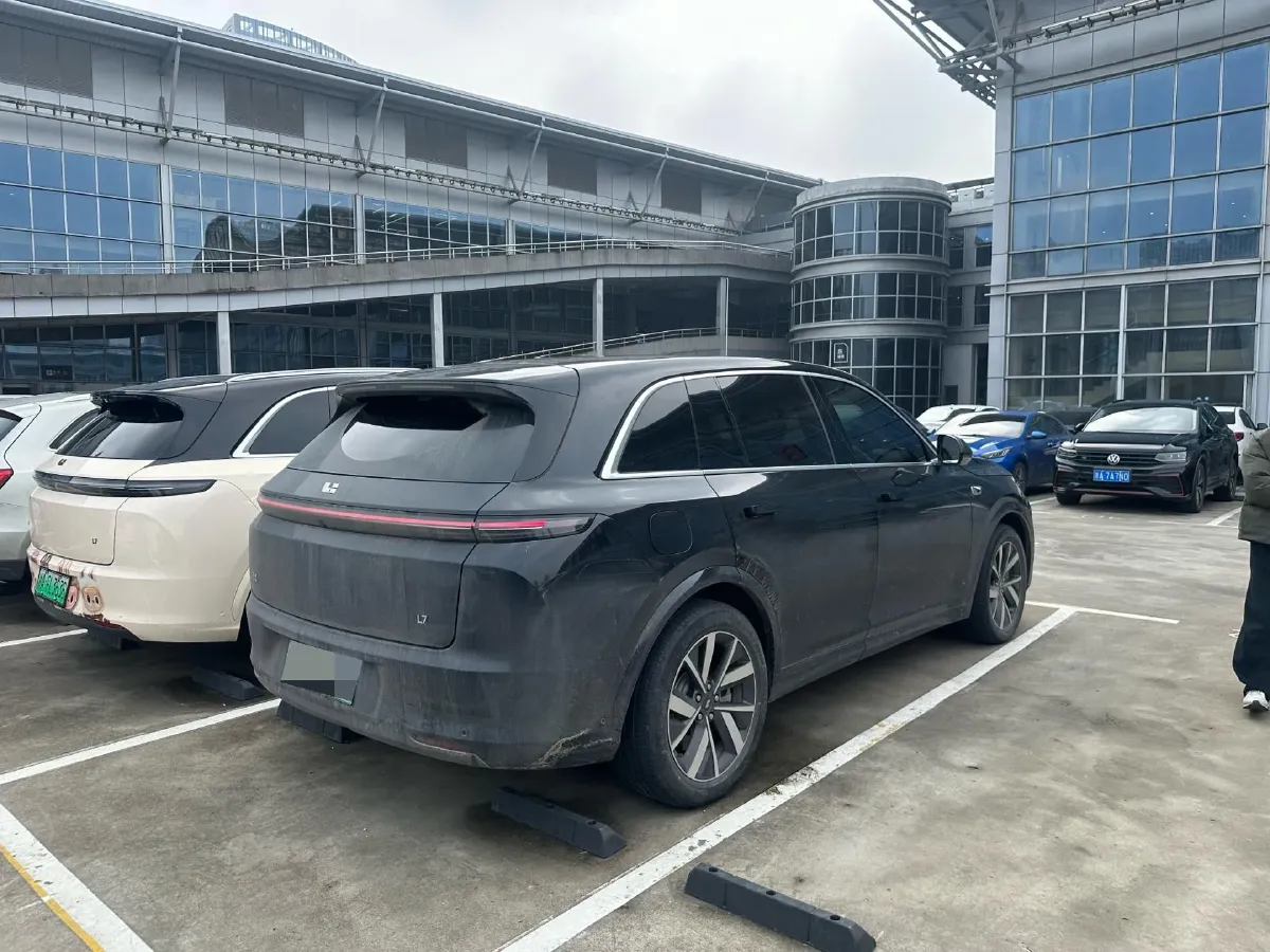 2023 Li L7 Range Extended 154HP REEV 40.9KWH,autocango,china used car exporter,china ev exporter,chinese used car exporter,chinese used ev exporter