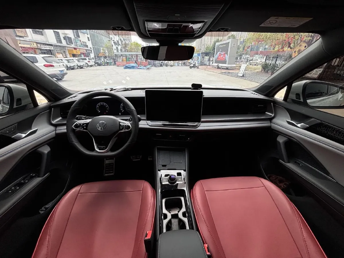 2025 Volkswagen Tayron 2.0T 186HP L4 7DCT,autocango,china used car exporter,china ev exporter,chinese used car exporter,chinese used ev exporter