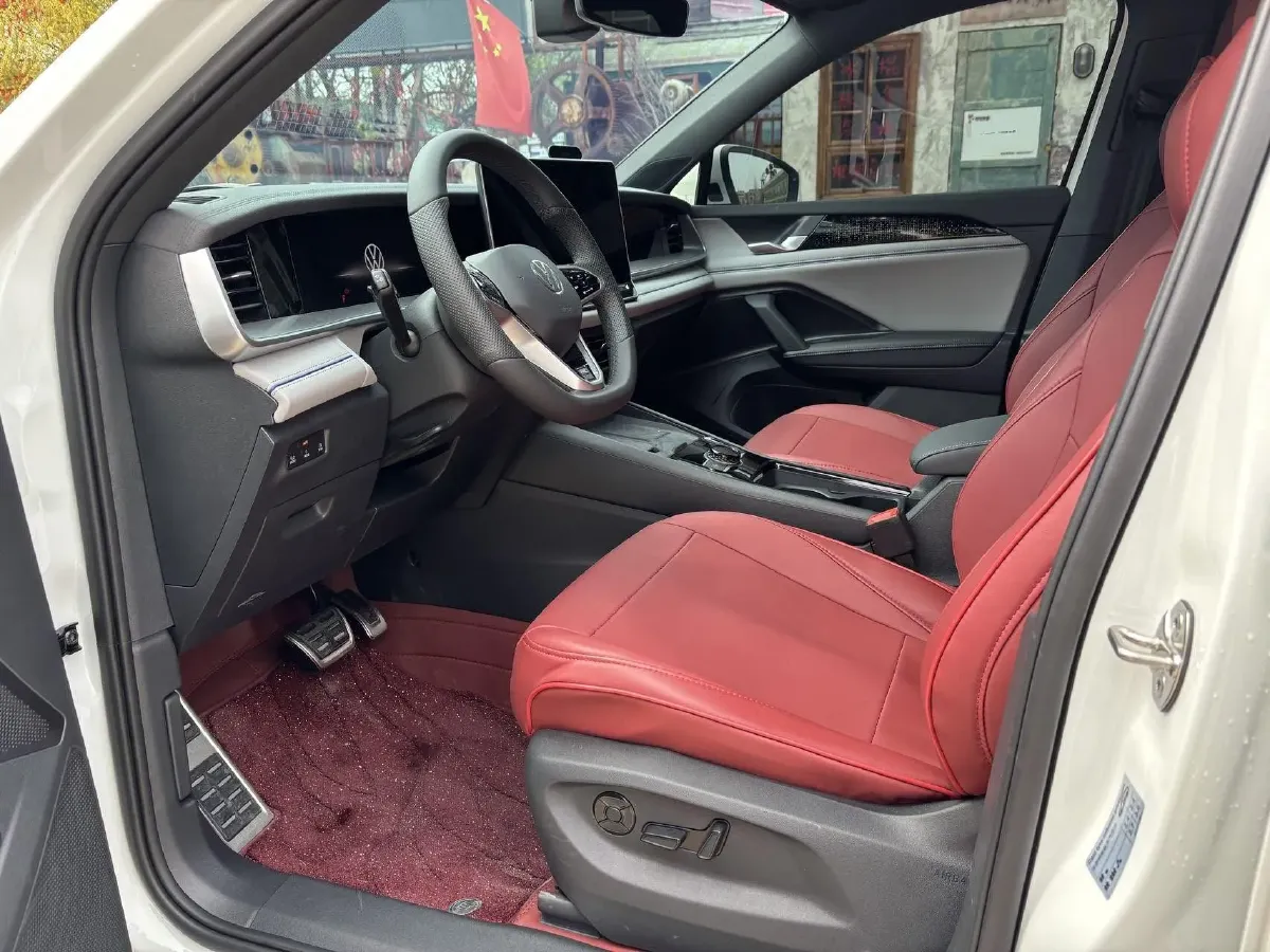 2025 Volkswagen Tayron 2.0T 186HP L4 7DCT,autocango,china used car exporter,china ev exporter,chinese used car exporter,chinese used ev exporter