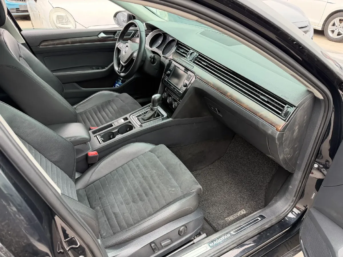 2018 Volkswagen Magotan 1.8T 180HP L4 7DCT,autocango,china used car exporter,china ev exporter,chinese used car exporter,chinese used ev exporter
