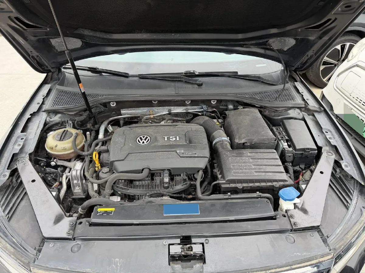 2018 Volkswagen Magotan 1.8T 180HP L4 7DCT,autocango,china used car exporter,china ev exporter,chinese used car exporter,chinese used ev exporter