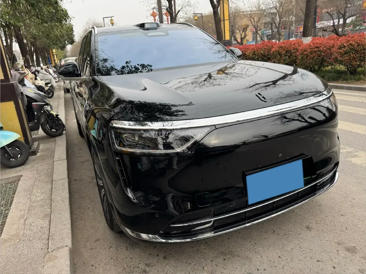 2025 AITO AITO M8 REEV 160HP REEV 53.4KWH,autocango,china used car exporter,china ev exporter,chinese used car exporter,chinese used ev exporter