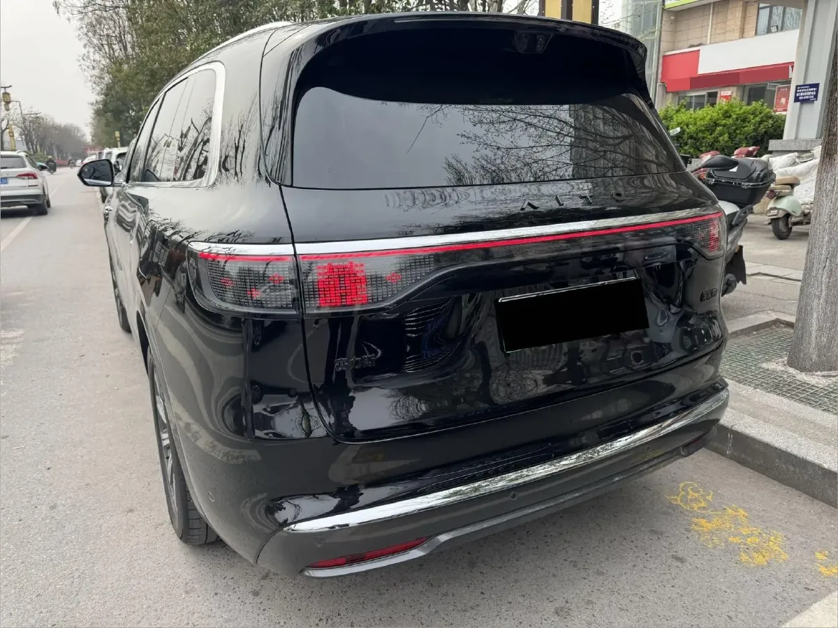 2025 AITO AITO M8 REEV 160HP REEV 53.4KWH,autocango,china used car exporter,china ev exporter,chinese used car exporter,chinese used ev exporter