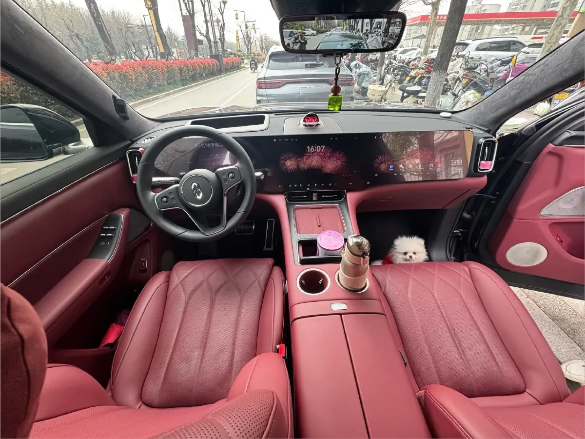 2025 AITO AITO M8 REEV 160HP REEV 53.4KWH,autocango,china used car exporter,china ev exporter,chinese used car exporter,chinese used ev exporter