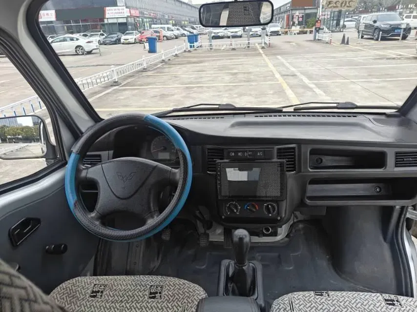 2015 WuLing ZhiGuang 1.2L 82HP L4 5MT,autocango,china used car exporter,china ev exporter,chinese used car exporter,chinese used ev exporter