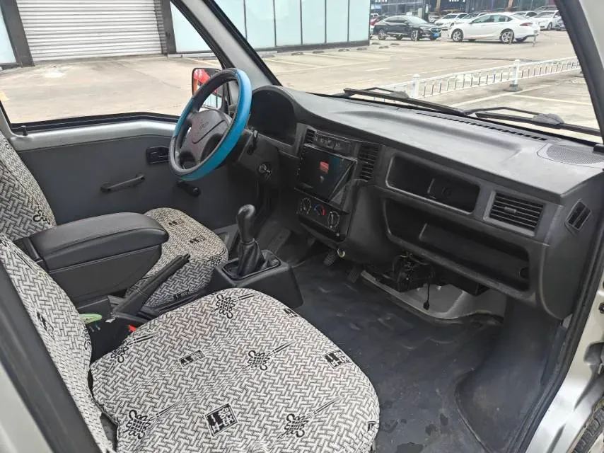 2015 WuLing ZhiGuang 1.2L 82HP L4 5MT,autocango,china used car exporter,china ev exporter,chinese used car exporter,chinese used ev exporter