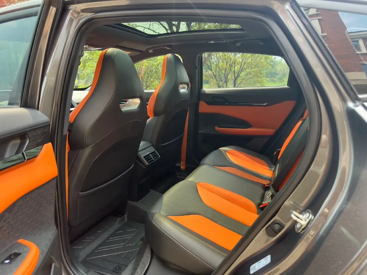 2023 ChangAn UNI-V 2.0T 233HP L4 8AT,autocango,china used car exporter,china ev exporter,chinese used car exporter,chinese used ev exporter