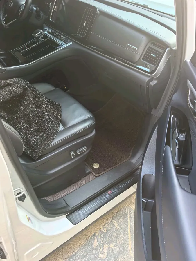 2021 GAC Trumpchi M8 2.0T 252HP L4 8AT,autocango,china used car exporter,china ev exporter,chinese used car exporter,chinese used ev exporter