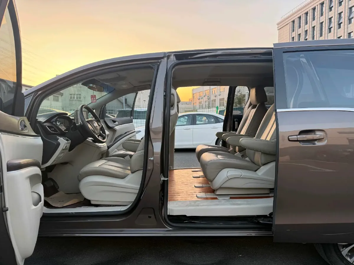 2021 Buick GL8 2.0T 237HP L4 9AT,autocango,china used car exporter,china ev exporter,chinese used car exporter,chinese used ev exporter