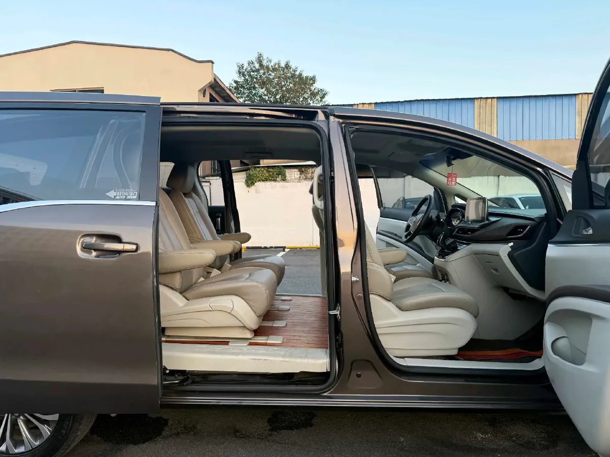 2021 Buick GL8 2.0T 237HP L4 9AT,autocango,china used car exporter,china ev exporter,chinese used car exporter,chinese used ev exporter