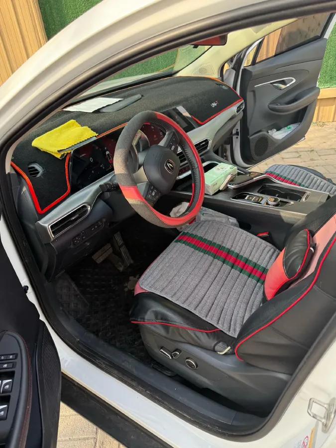 2020 ChangAn UNI-T 1.5T 180HP L4 7DCT,autocango,china used car exporter,china ev exporter,chinese used car exporter,chinese used ev exporter