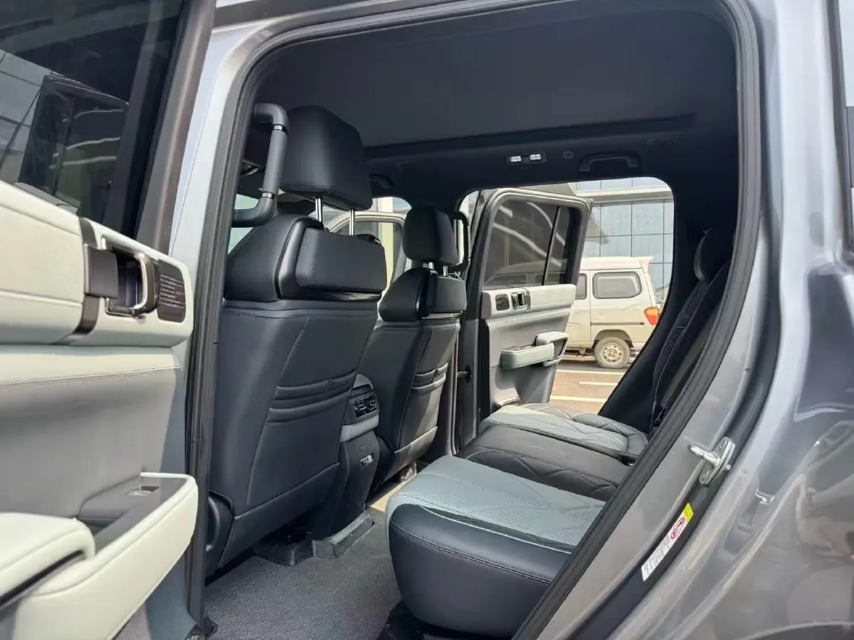 2023 FangChengBao Bao 5 1.5T 194HP L4 E-CVT PHEV 31.8KWH,autocango,china used car exporter,china ev exporter,chinese used car exporter,chinese used ev exporter