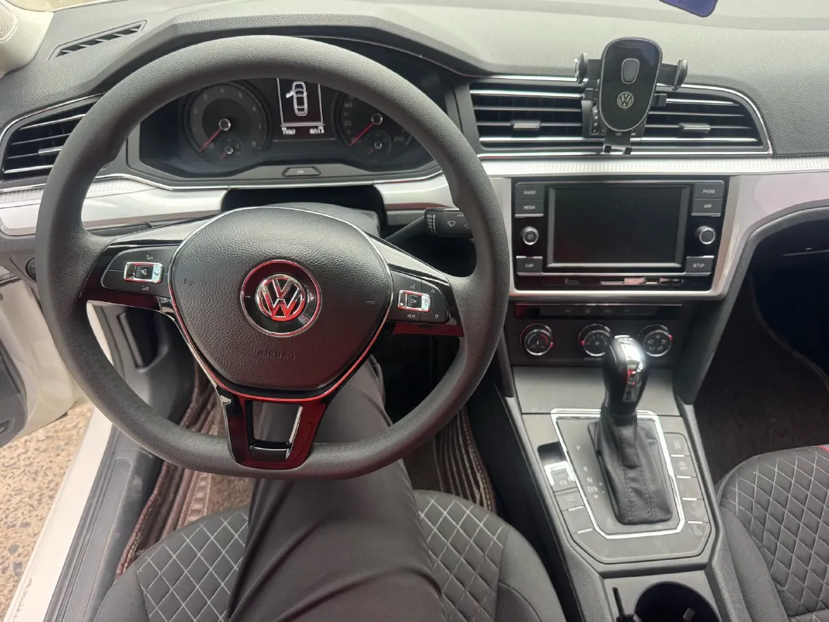 2019 Volkswagen T-Cross 1.4T 150HP L4 7DCT,autocango,china used car exporter,china ev exporter,chinese used car exporter,chinese used ev exporter