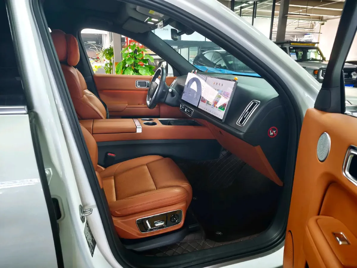 2023 Li L7 Range Extended 154HP REEV 40.9KWH,autocango,china used car exporter,china ev exporter,chinese used car exporter,chinese used ev exporter