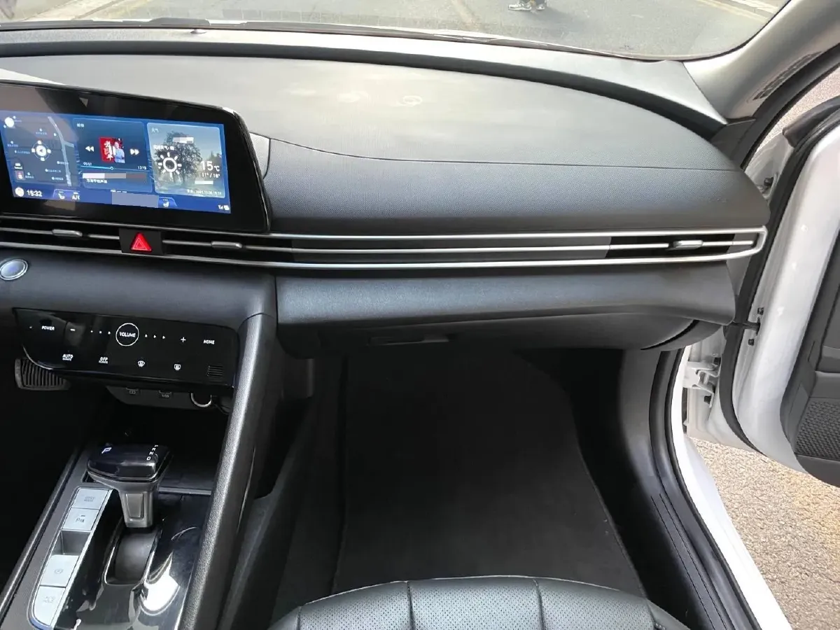 2022 Hyundai Elantra 1.5L 115HP L4 CVT,autocango,china used car exporter,china ev exporter,chinese used car exporter,chinese used ev exporter