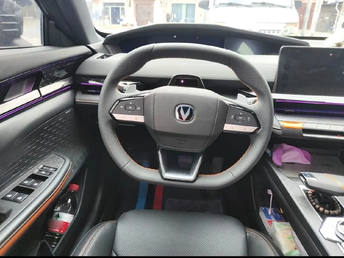 2022 ChangAn UNI-V 1.5T 188HP L4 7DCT,autocango,china used car exporter,china ev exporter,chinese used car exporter,chinese used ev exporter