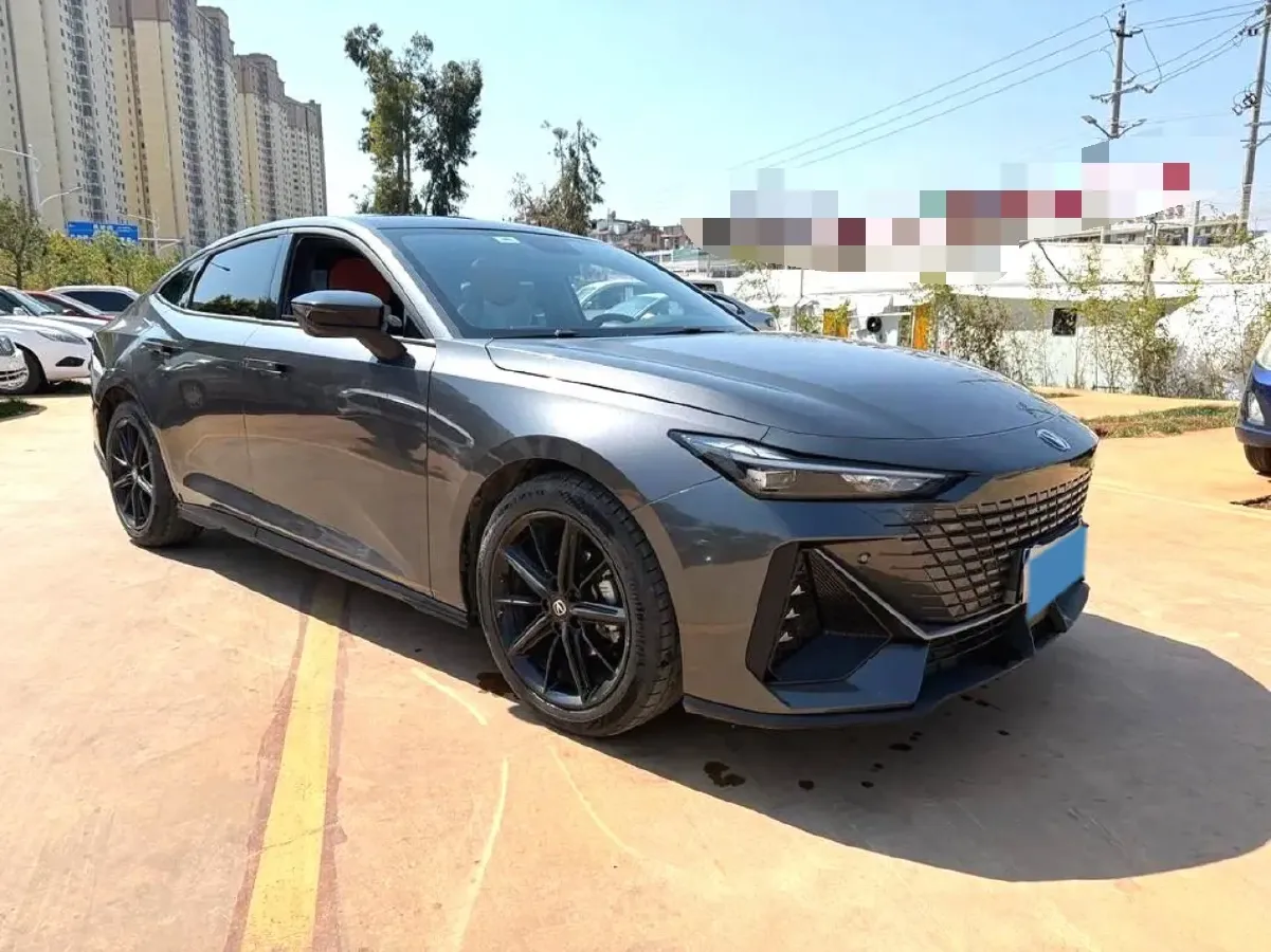 2022 ChangAn UNI-V 1.5T 188HP L4 7DCT,autocango,china used car exporter,china ev exporter,chinese used car exporter,chinese used ev exporter