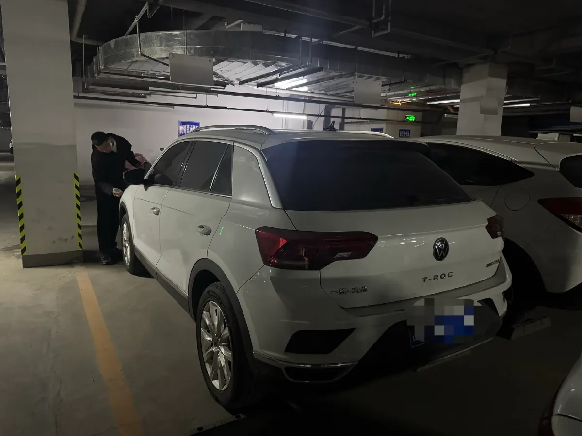 2022 Volkswagen T-Roc 1.4T 150HP L4 7DCT,autocango,china used car exporter,china ev exporter,chinese used car exporter,chinese used ev exporter