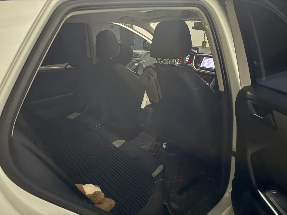 2022 Volkswagen T-Roc 1.4T 150HP L4 7DCT,autocango,china used car exporter,china ev exporter,chinese used car exporter,chinese used ev exporter