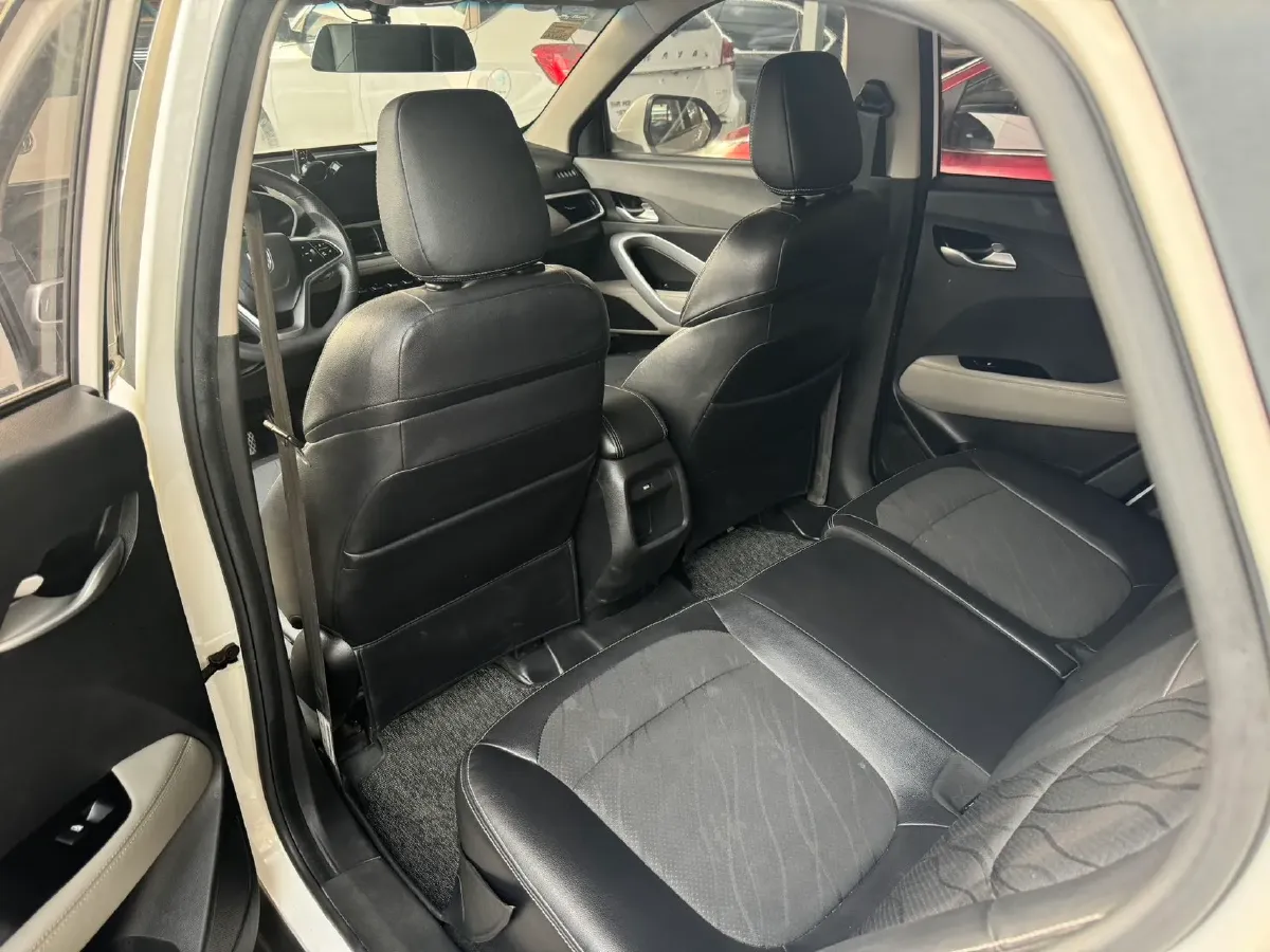 2017 BaoJun 510 1.5L 112HP L4 6MT,autocango,china used car exporter,china ev exporter,chinese used car exporter,chinese used ev exporter