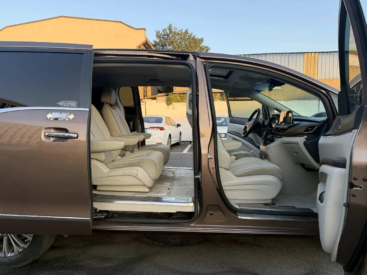 2021 Buick GL8 2.0T 237HP L4 9AT,autocango,china used car exporter,china ev exporter,chinese used car exporter,chinese used ev exporter