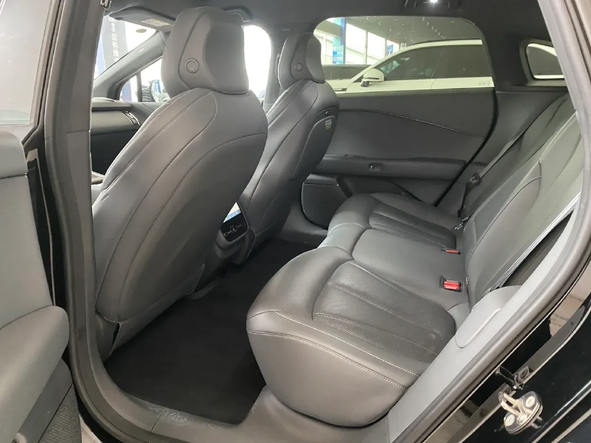 2024 Xpeng P7+ BEV 60.7KWH,autocango,china used car exporter,china ev exporter,chinese used car exporter,chinese used ev exporter