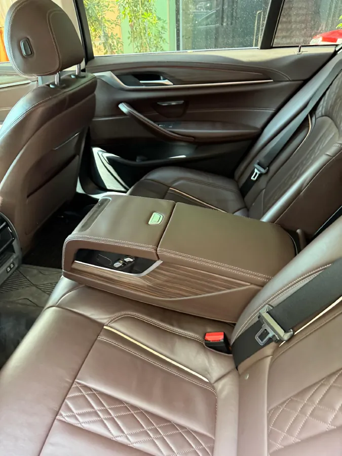 2020 BMW 5 Series 2.0T 252HP L4 8AT,autocango,china used car exporter,china ev exporter,chinese used car exporter,chinese used ev exporter