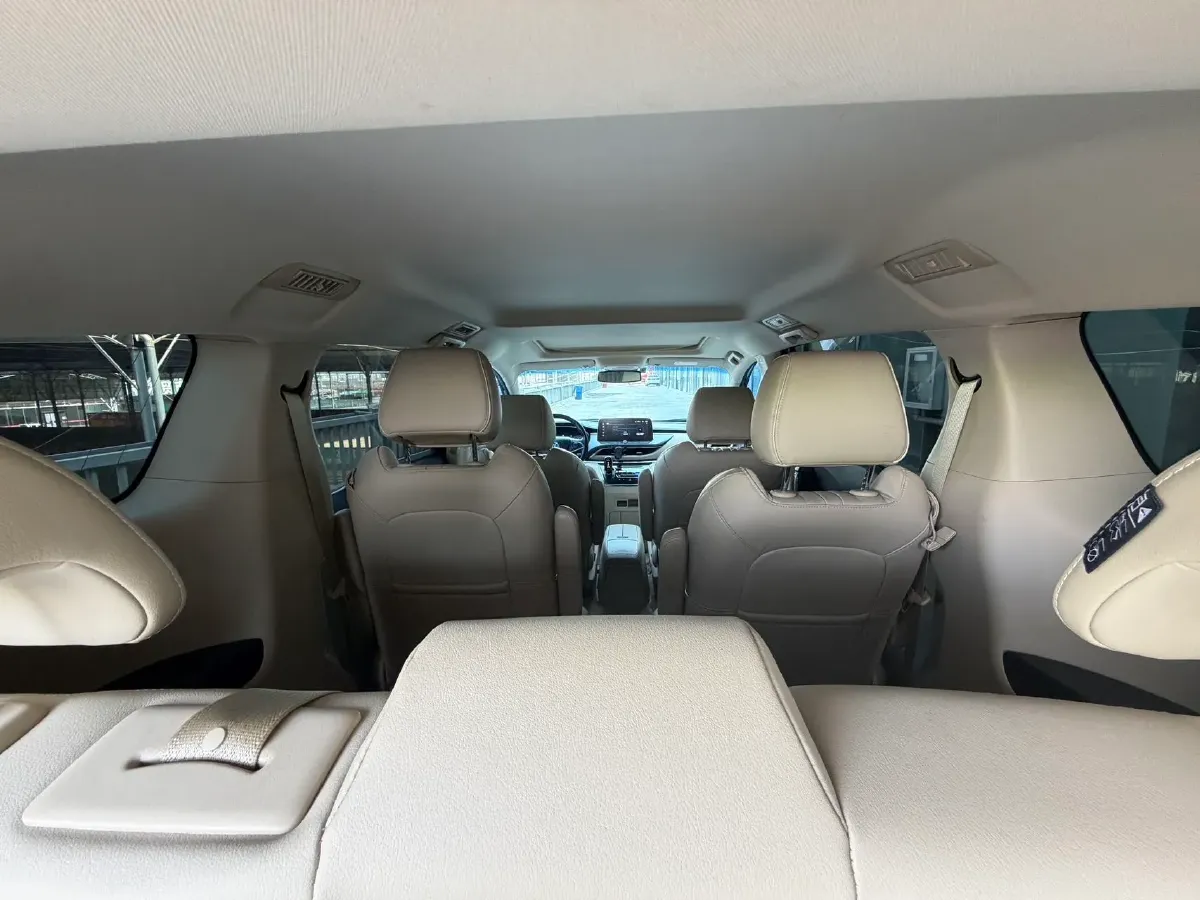 2022 Buick GL8 2.0T 237HP L4 9AT,autocango,china used car exporter,china ev exporter,chinese used car exporter,chinese used ev exporter